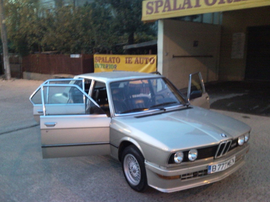 BMW 520 E-12/520/RECHIN