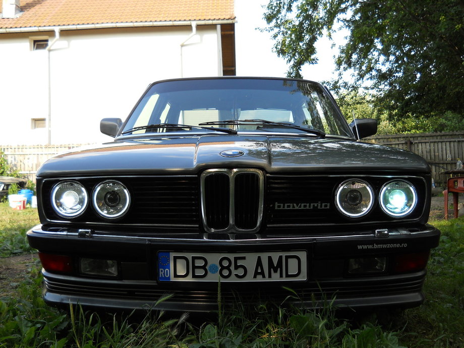 BMW 520 E12