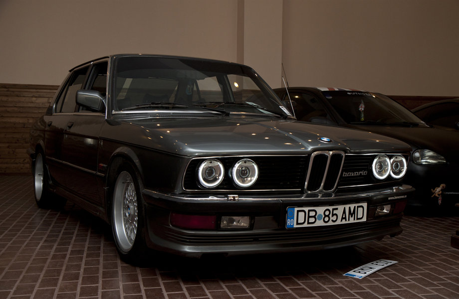 BMW 520 E12