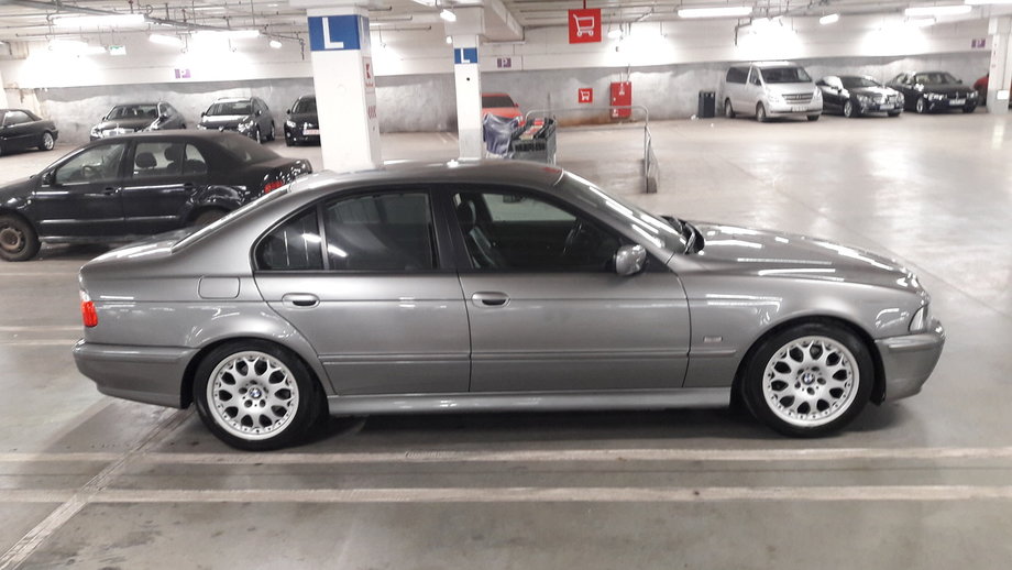 BMW 525 E39