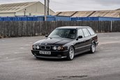 BMW 525i transformat in M5 Touring