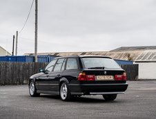 BMW 525i transformat in M5 Touring