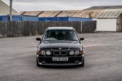 BMW 525i transformat in M5 Touring