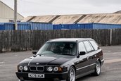 BMW 525i transformat in M5 Touring