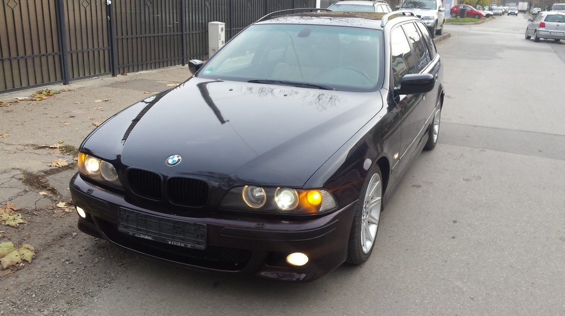 BMW 530 d M///PACHET INDIVIDUAL,PIELE CREM CU INCALZIRE,XENON,NAVI,DUBLUCLIMATRONIC, 2000