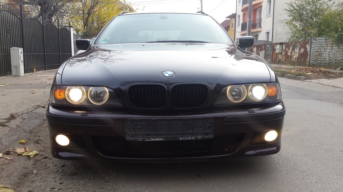 BMW 530 d M///PACHET INDIVIDUAL,PIELE CREM CU INCALZIRE,XENON,NAVI,DUBLUCLIMATRONIC, 2000