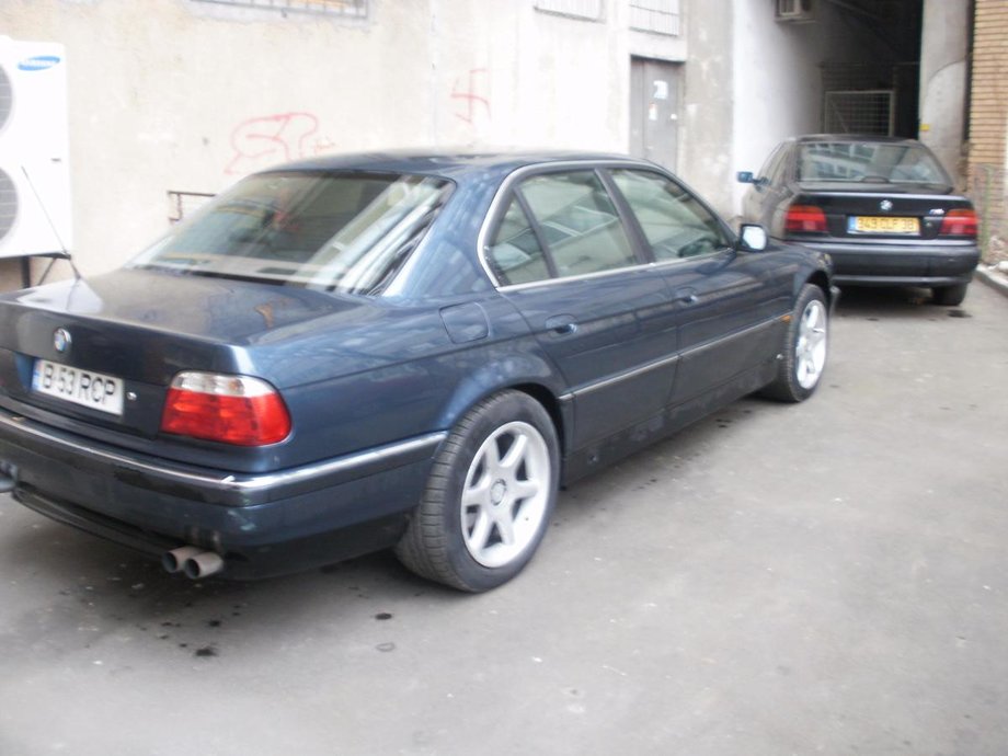 BMW 730 e 38 /3000 v8