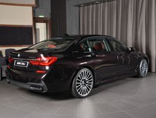 BMW 730i in Ruby Black Metallic