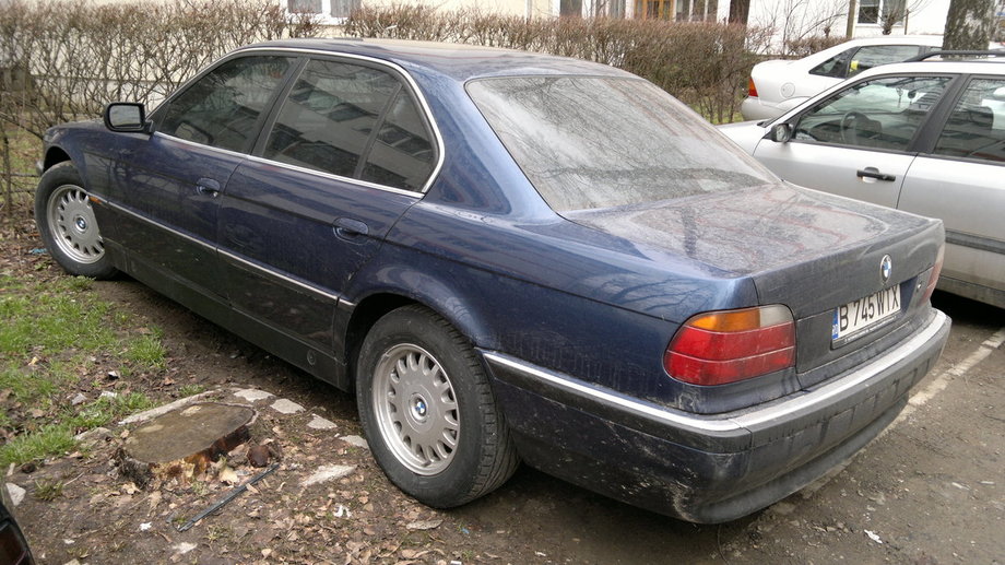 BMW 740 E38