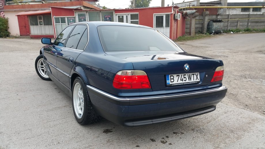 BMW 740 E38