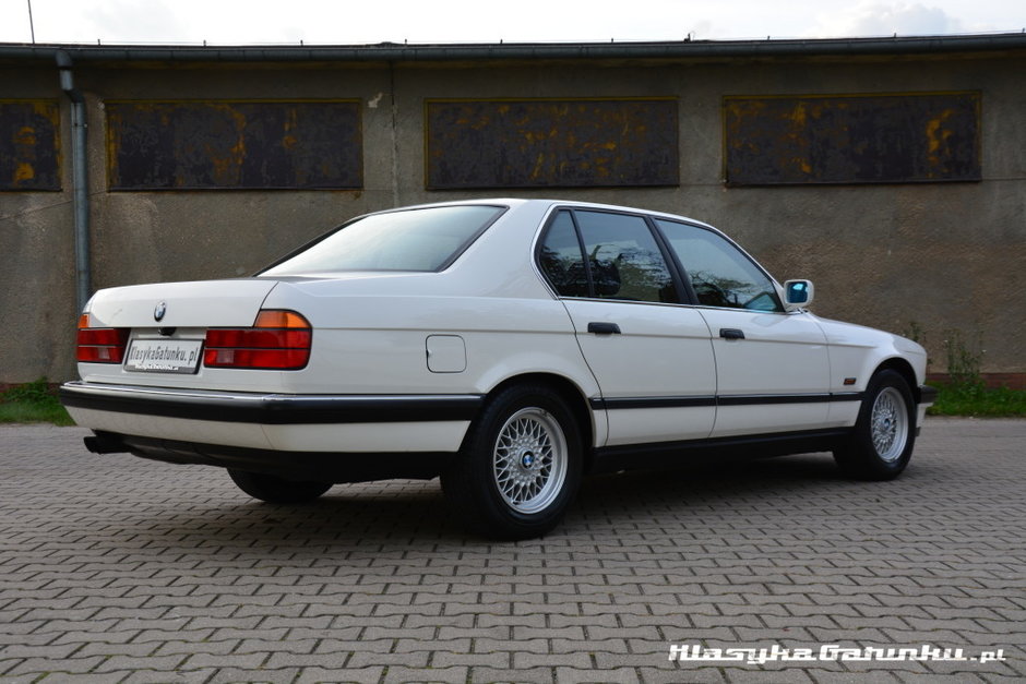 BMW 740i cu 482 de mile