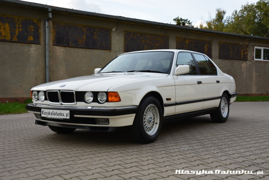 BMW 740i cu 482 de mile