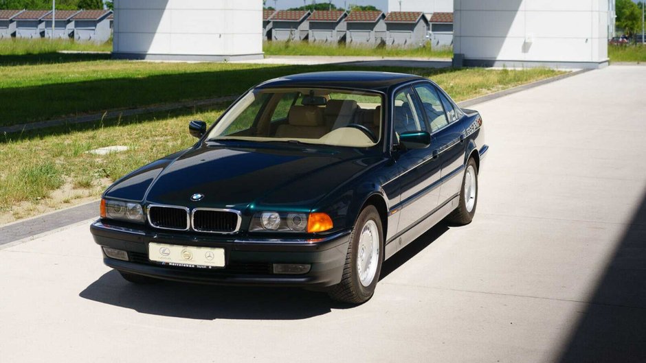 BMW 740i