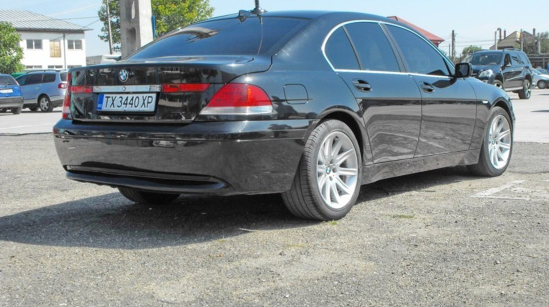 BMW 745 i 2004