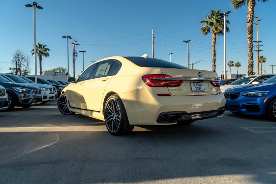 BMW 750i Ivory