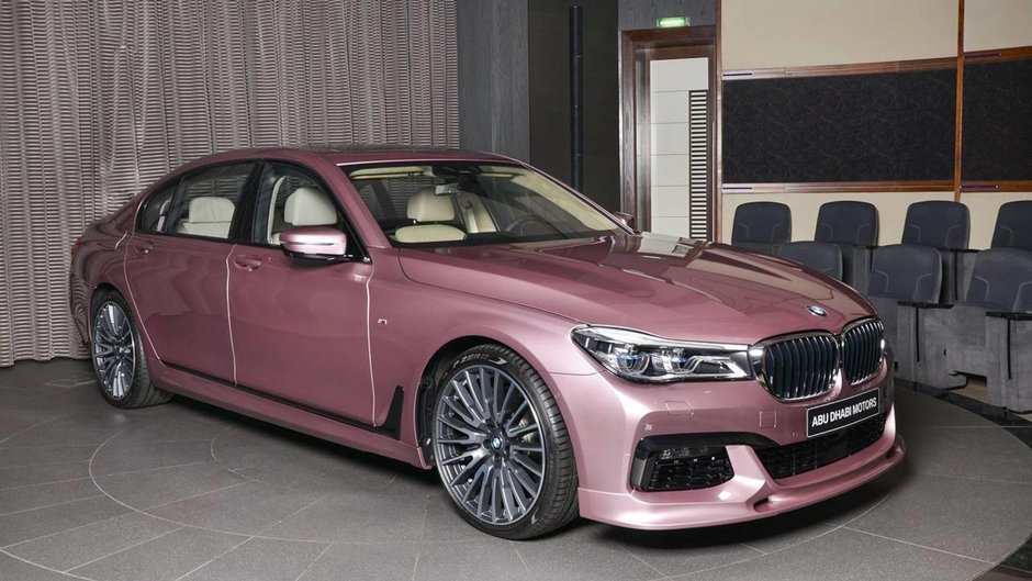 BMW 750Li xDrive in Rose Quartz