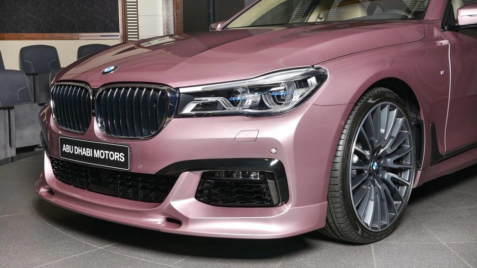 BMW 750Li xDrive in Rose Quartz