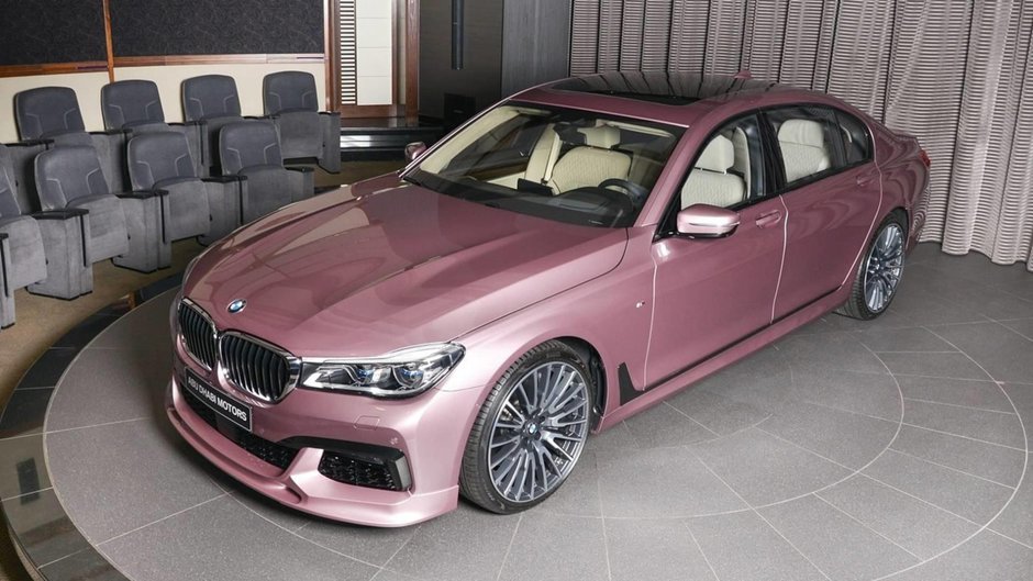 BMW 750Li xDrive in Rose Quartz