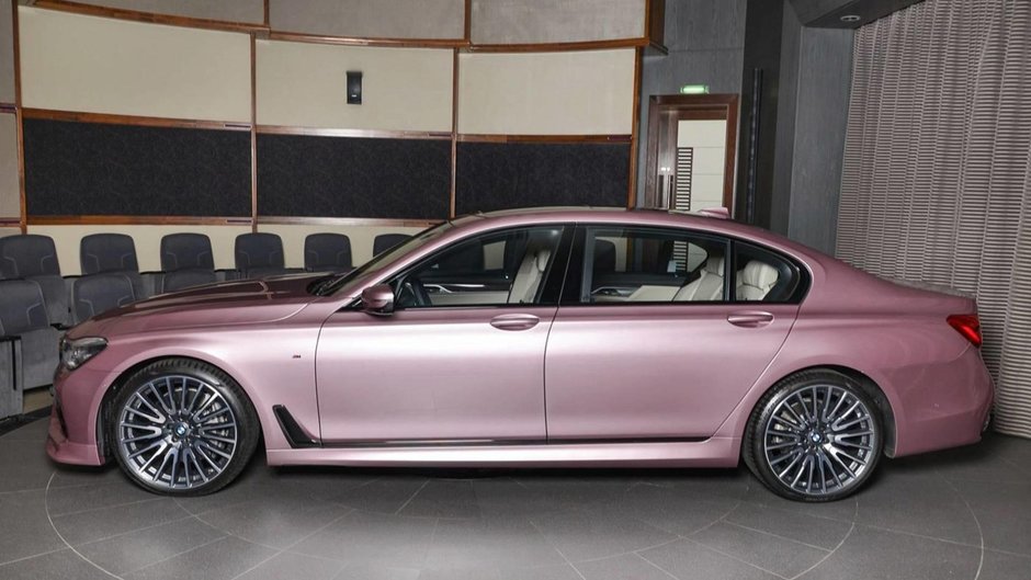 BMW 750Li xDrive in Rose Quartz