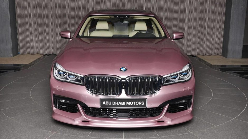 BMW 750Li xDrive in Rose Quartz