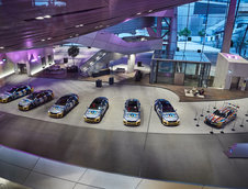 BMW 8 x Jeff Koons - Livrarea primelor exemplare