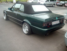 BMW 825i