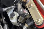 BMW 850CSi cu 16.787 kilometri la bord