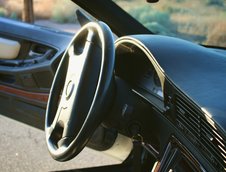 BMW 850CSi cu interior alb