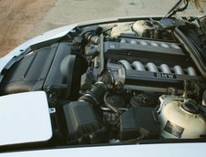 BMW 850CSi cu interior alb