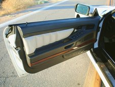 BMW 850CSi cu interior alb