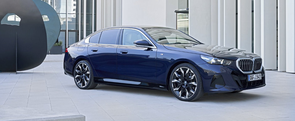 BMW crede ca noul Seria 5 arata mai bine decat actualul Mercedes E-Class si publica peste 200 de imagini proaspete ca sa o demonstreze BMW crede ca noul Seria 5 arata mai bine decat actualul Mercedes E-Class si publica peste 200 de imagini proaspete ca sa o demonstreze