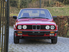 BMW E30 cu 247 km la bord