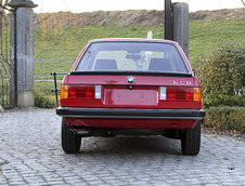 BMW E30 cu 247 km la bord