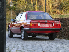 BMW E30 cu 247 km la bord