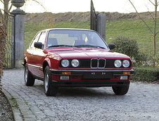 BMW E30 cu 247 km la bord