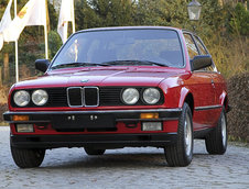 BMW E30 cu 247 km la bord