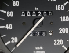 BMW E30 cu 260 km la bord