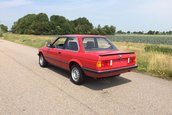 BMW E30 cu 285 km la bord