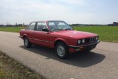 BMW E30 cu 285 km la bord