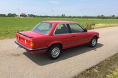 BMW E30 cu 285 km la bord