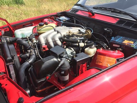 BMW E30 cu 285 km la bord