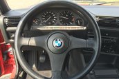 BMW E30 cu 285 km la bord