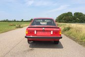 BMW E30 cu 285 km la bord