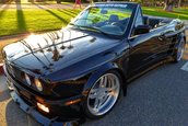 BMW E30 cu motor de M3 si lambo doors