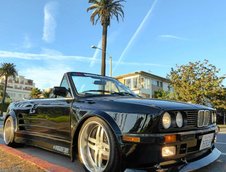 BMW E30 cu motor de M3 si lambo doors