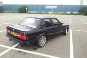 BMW E30 cu motor V8
