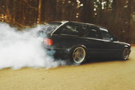 BMW E30 Touring cu motor V8