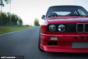 BMW E30 turbo, cu 900 CP sub capota