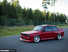 BMW E30 turbo, cu 900 CP sub capota