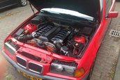 BMW E36 compact cu motor V12